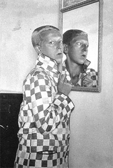 קלוד קאהון, ללא כותרת (דיוקן עצמי), 1928, צילום, הדפס כסף, 24 X 19ס"מ, גלריה זבריסקי, ניו יורק
